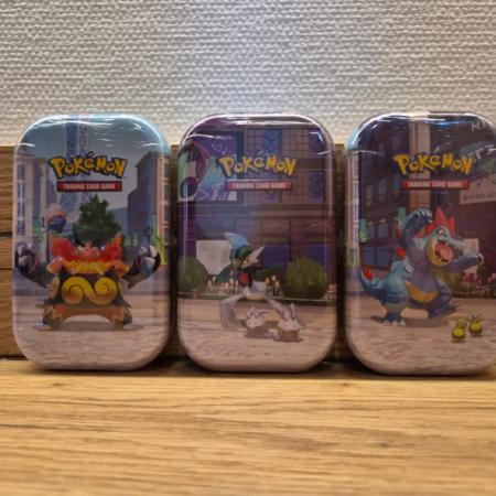 Drie Pokémon Mini Tin blikjes met verschillende Pokémon illustraties uit een verzamelset