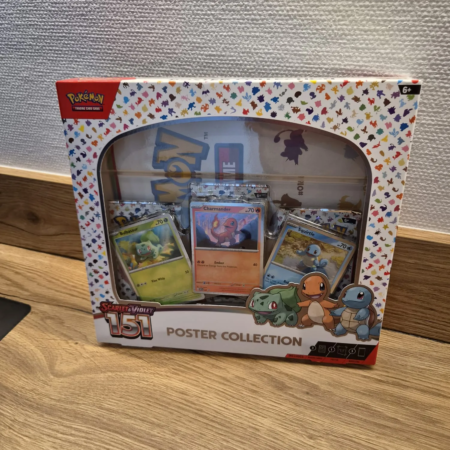 Pokémon Scarlet & Violet 151 Poster Collection met Bulbasaur, Charmander en Squirtle promokaarten