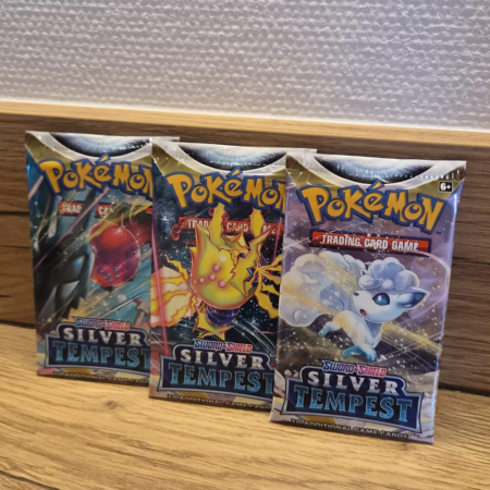Pokémon Silver Tempest booster pack met willekeurig artwork
